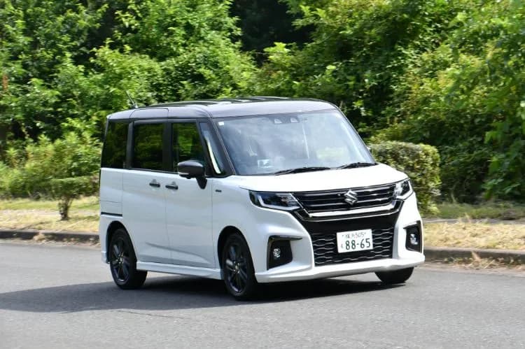 3タイプのパワートレインから選べる、全車サポカーSワイドのソリオ