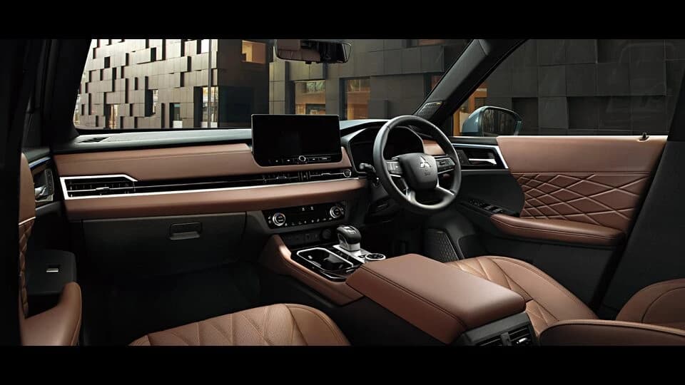 三菱 アウトランダーPHEV