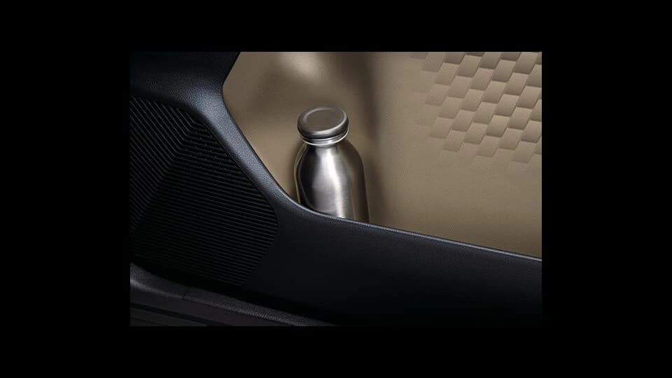 三菱 デリカミニ