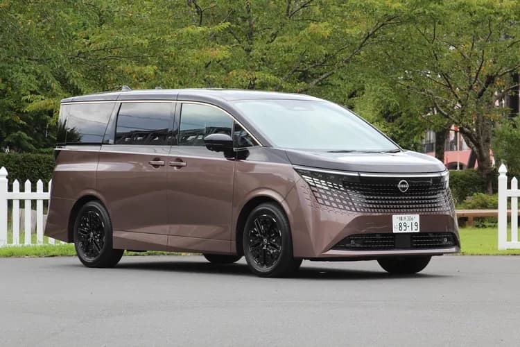 16年ぶりのモデルチェンジで上質なデザインと電動化を両立した日産エルグランド